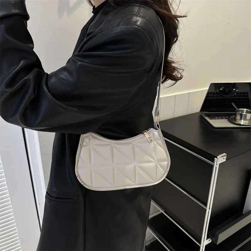 Fall Winter Niche Crossbody Bag Retro Womens Shoulder Purse Fashion Arm Pit Bag with Adjustable StrapW251028