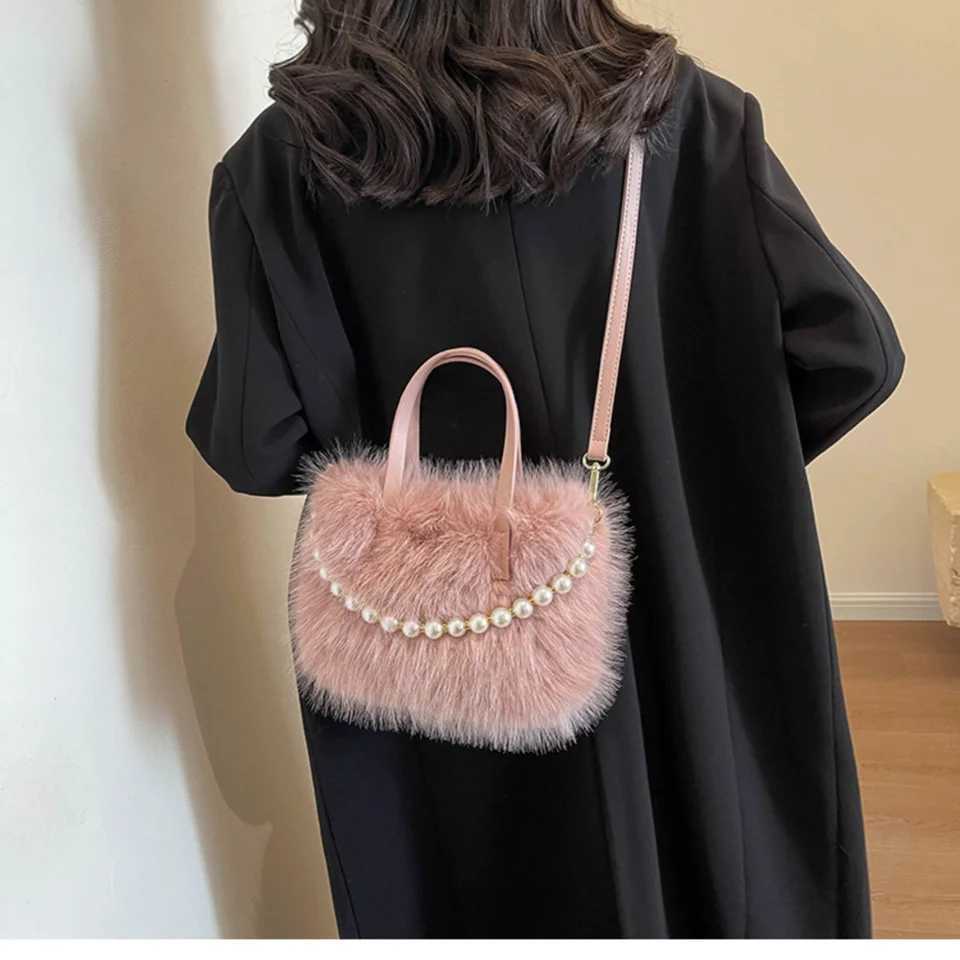 Fairy Handbag Pearl Chain Plush Small Square Bag For Women Fashion Elegant Shoulder Crossbody Bag Autumn Winter Versatile TotesT251028
