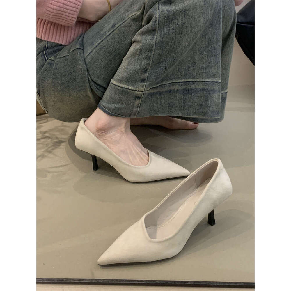 French Style Niche High Heels for Women 2025 New Elegant Socialite Pointed Toe Shallow Mouth Designer Shoe Stiletto Commuter Shoes