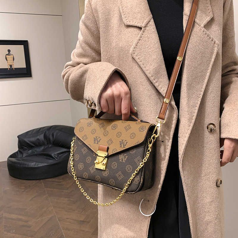 Free Shipping Designer Fashion Bags Totes Vintage Monogram Tote Bag Retro Charm Meets Modern Practicality