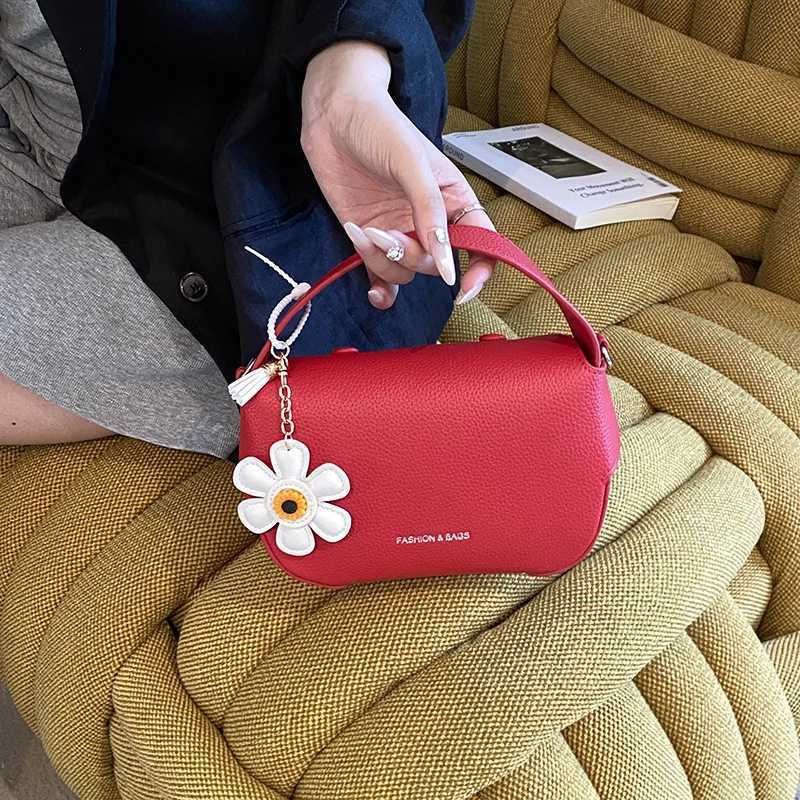 Quality Box Shaped Crossbody Bags For Women Lychee Pattern Shoulder Bag With Flower Pendant Luxury Designer Purses And HandbagsT251028