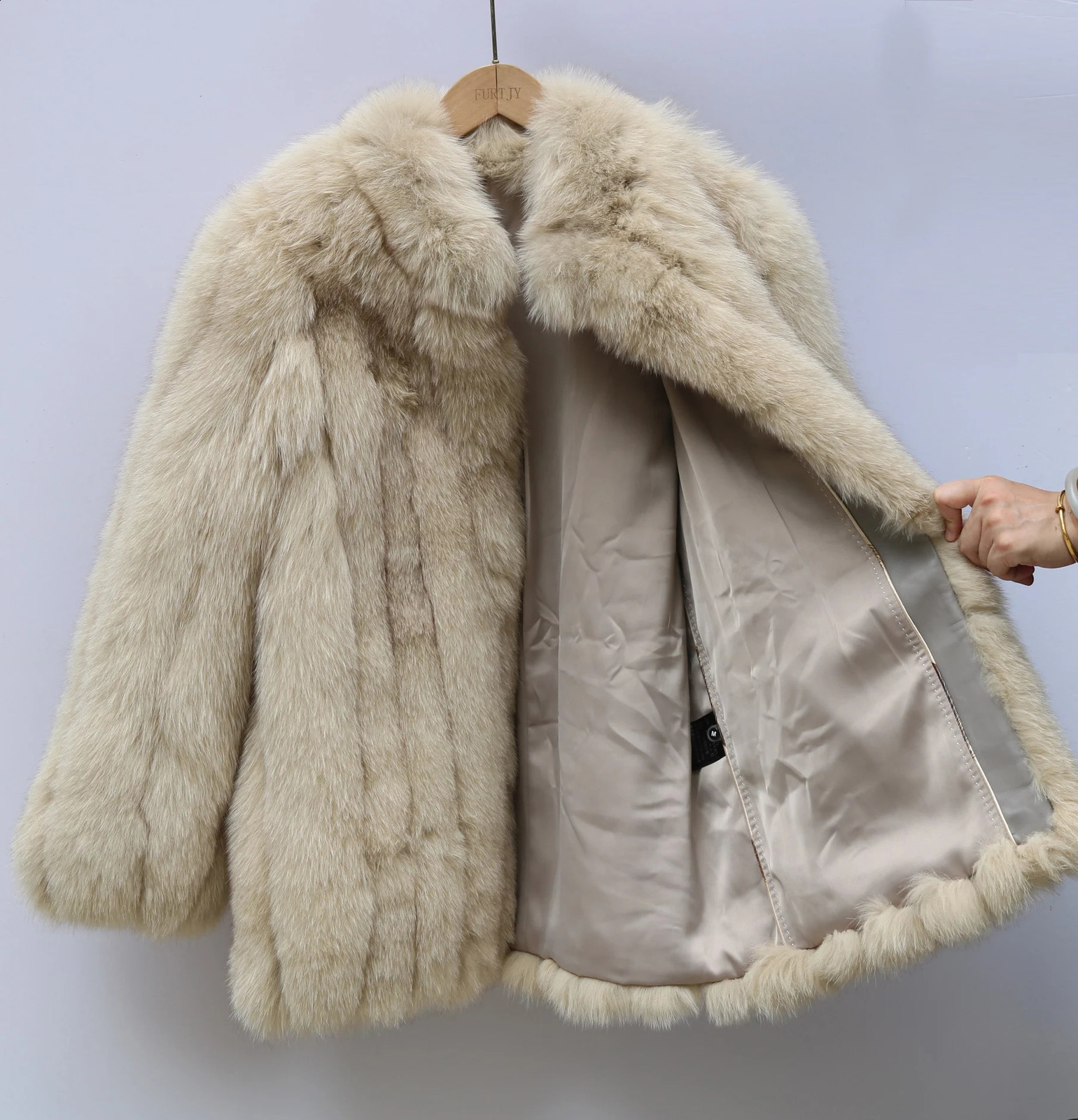Real Fur Coats Women Natural Real Fur Jackets Winter Outerwear Women Fox Fur Coat High Quality Fur Clothes 251027
