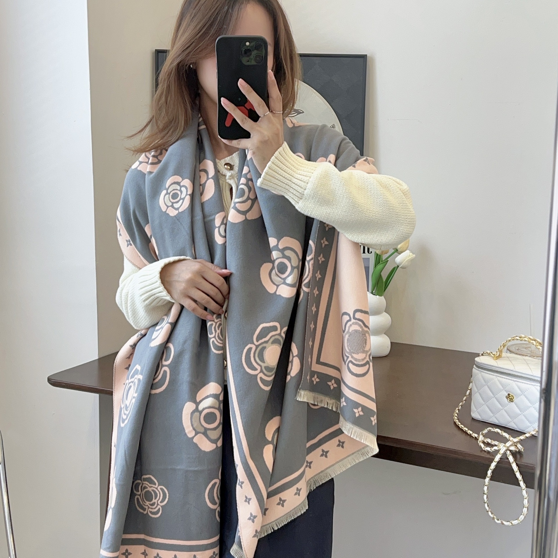 Charm Flower Pattern Design 185*65cm Versatile Scarf That Can Be Draped Over Shoulders Fashionable Gift Scarf For Autumn And Winter Essential Scarf Fo