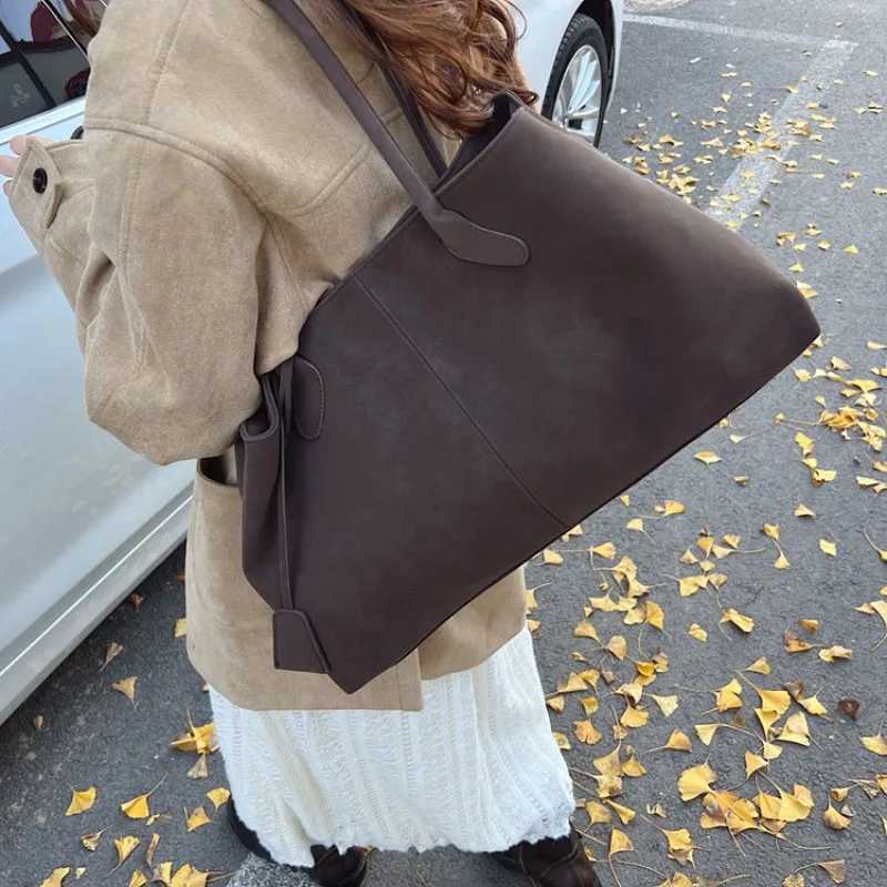Faux Suede Solid Color High Quality Fashionable Versatile Handbag 2025 Womens Product Hot Selling Large Capacity Shoulder BagW251028