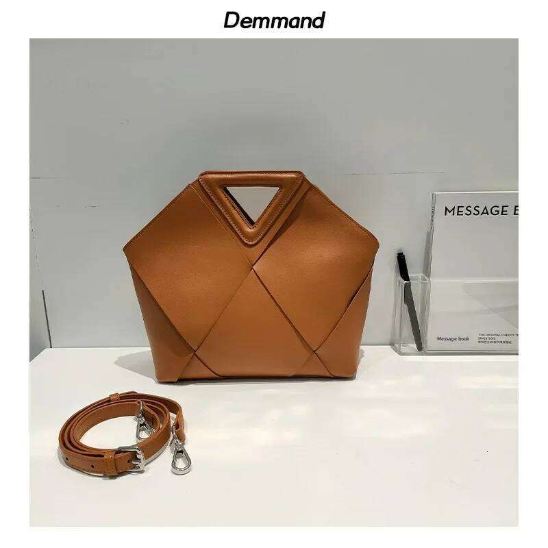 Hand-woven Shoulder Bag for Women, Lightweight, Large Capacity, Simple Strap, Niche, Luxury Fashion, New, 2024