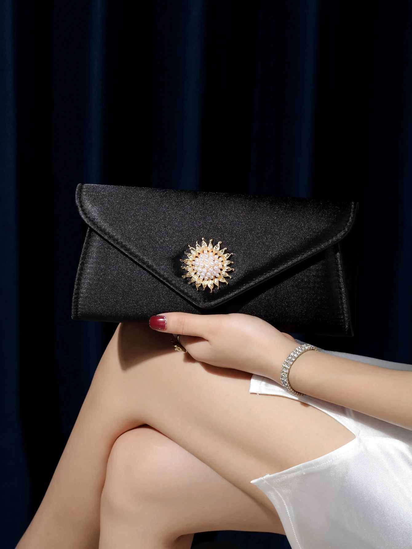 Fashion Personality Chain Shoulder Bag Womens Clutch Bag Niche Design French Dinner Bag Storage Accessory H251027