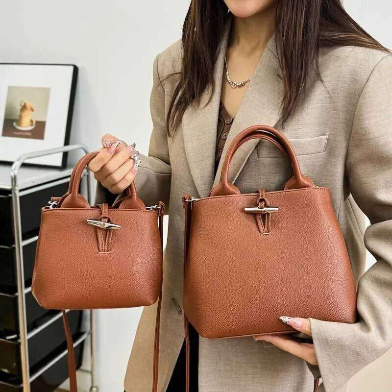 Designer Bags Soft Leather Bucket 2025 New Versatile Fashion Casual Handbag Commuting Single Shoulder Crossbody Bamboo Bag For Women Hot Selling