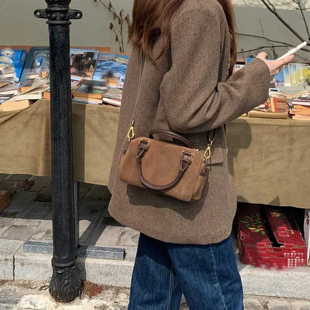 Simple and Fashionable Faux Suede Shoulder Bag Crossbody Bag Womens Small BagBoston Handbag Bolso Mujer 2024W251028