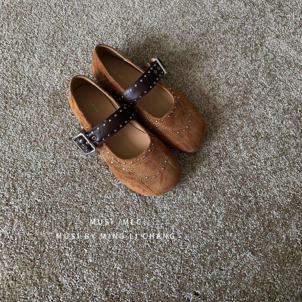French Style Evening Wind One-Strap Rivet Mary Jane for Women 2025 Designer Shoe Flat Shallow Soft Sole Single Grandma Shoes