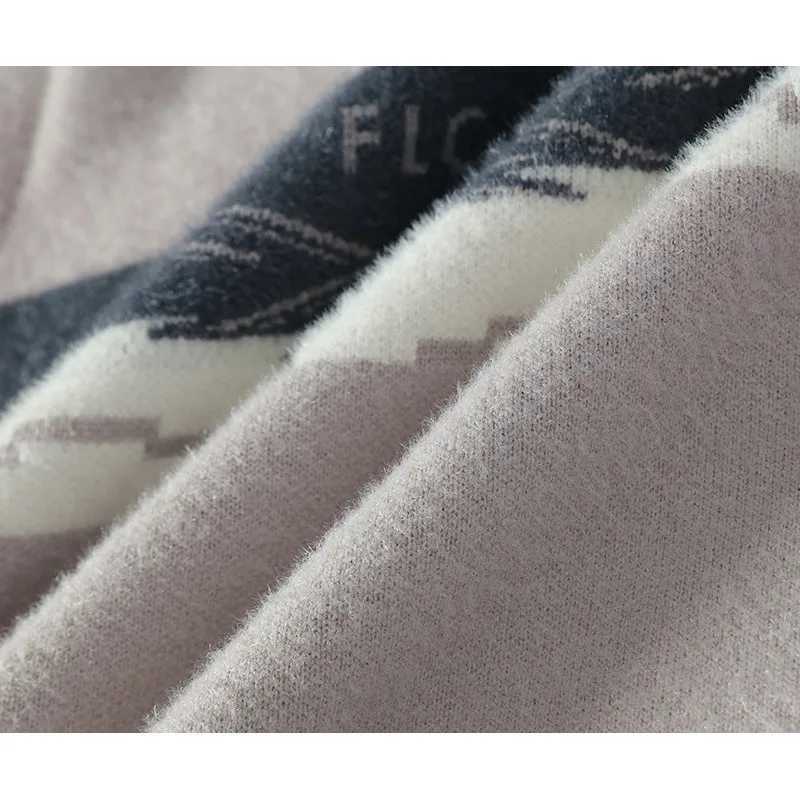 Classic Color Blocking Casual Knitted Sweater Mens Pullover 2025 Warm and Casual Fashion Autumn Winter Elegant Commuting Top J251029