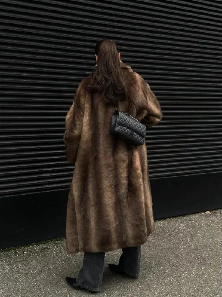 European And American Brown EcoFriendly Faux Fur Coat Jacket Women Autumn Winter Hickened High Street Fashion Streetwear 251028