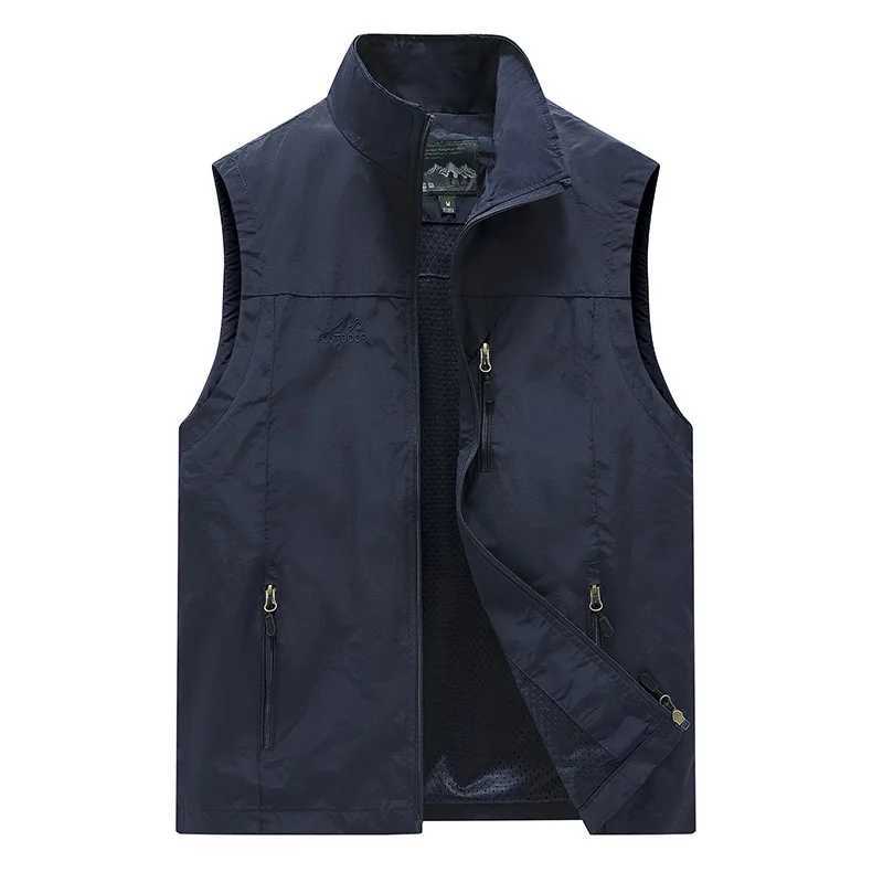 FGKKS Spring New Men Waistcoat Outdoor Leisure Solid Color Vest Young Middleaged Photography Fishing Casual Vest Jacket Male W251029