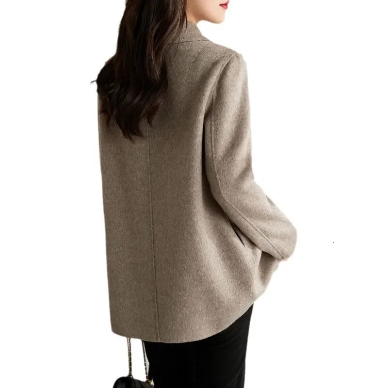 Korean Style Elegant High End Autumn Winter Coat Medium Length Slimming Doll Collar Small Size Woolen Jacket for Women 251029