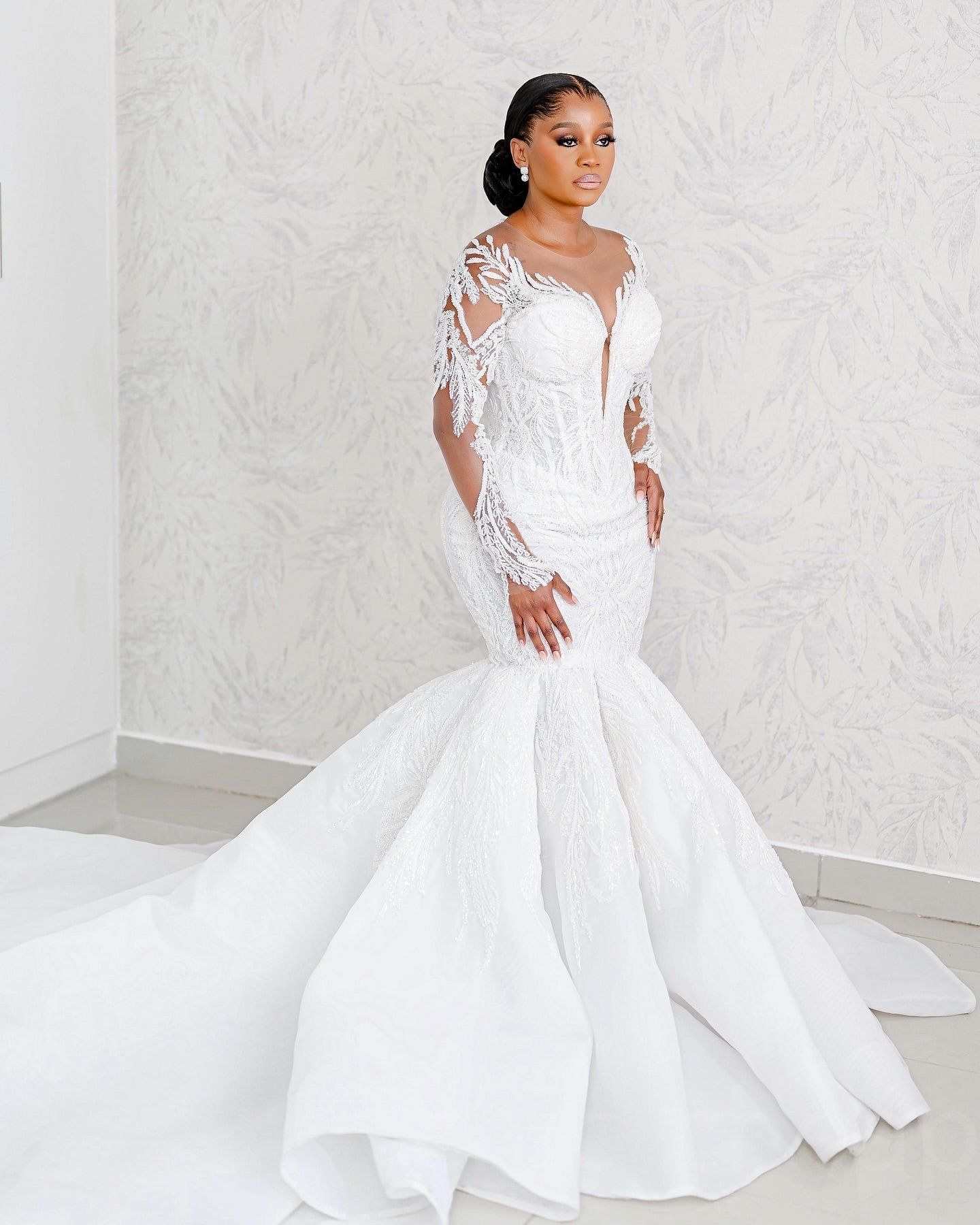 2026 Arabic Aso Ebi Plus Size Ivory Satin Mermaid Wedding Dresses Sequined Lace Sheer Neck Full Sleeves Bridal Gowns Dress O29