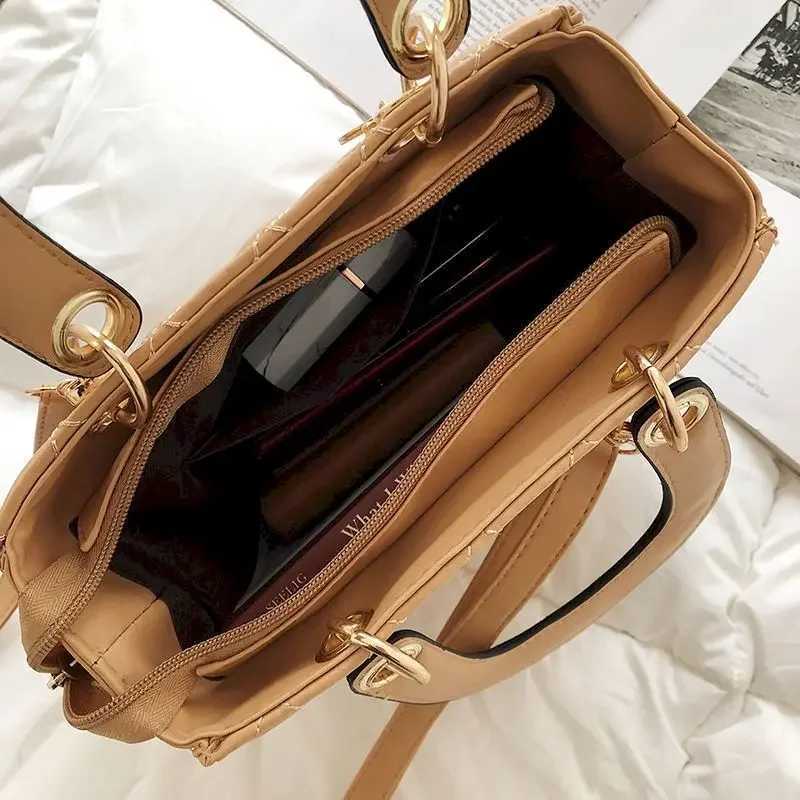 2025 New in Handbags for Wen Fi Versatile Luxury Shoder Crossbody TopHandle Bags Diamd Grid Daifei Handbag Fem1 D251029