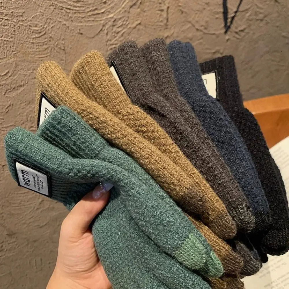 Men Winter Warm Knitted Gloves Windproof Solid Color Touch Screen Gloves Thickened Plush Cycling Gloves 251029