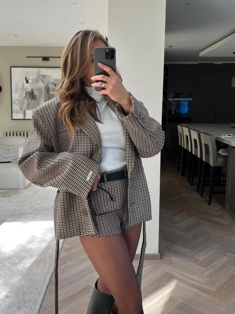 Women Retro Checked Lapel Jacket Shorts Set Long Sleeve Belted Buttons Pockets Blazer Suit Lady Commute Street Outfits 251029