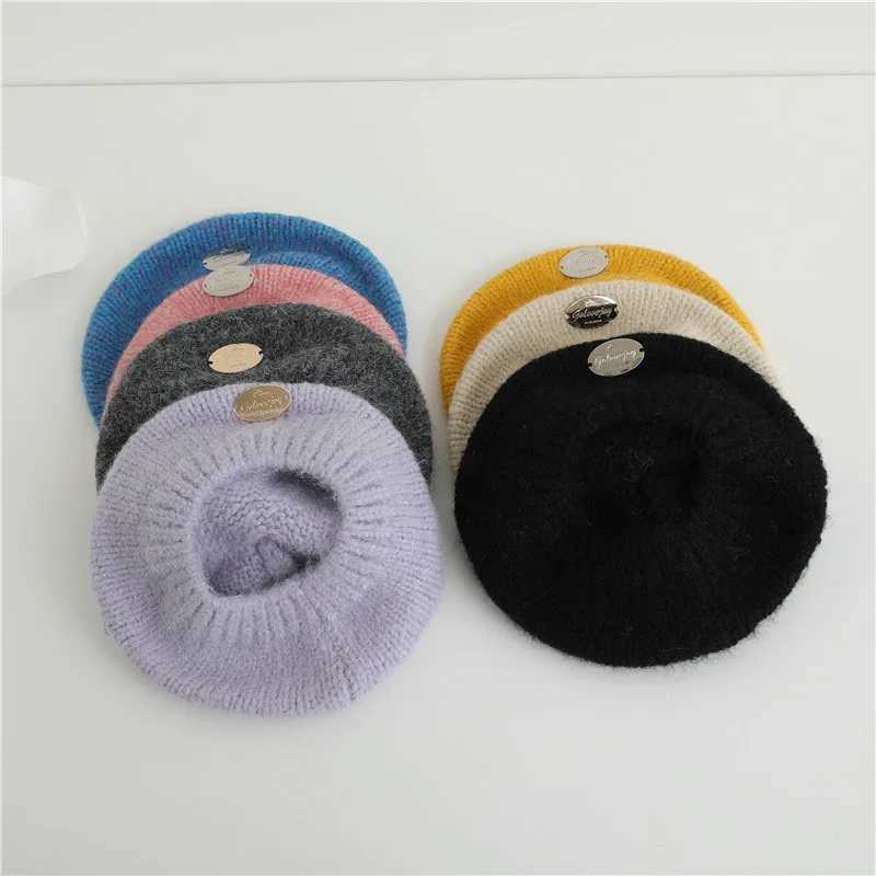 Korean Girl Beret Decorative Metal Label Children Knit Woolen Hat 38year Kids Winter Warm Beanie Soild Color Artist Painter Cap251028