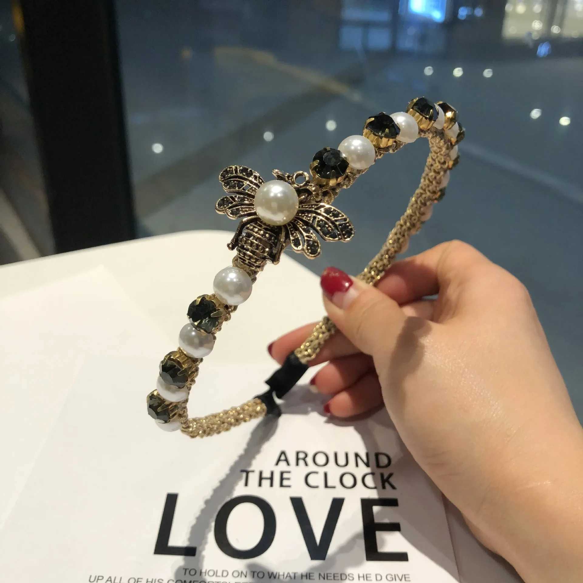 Retro Baroque Bee Designer Headbands for Women Girls Hairband Hair Band Hoop Crystal Rhinestone Pearl Headwear Hair AccessoriesW251028