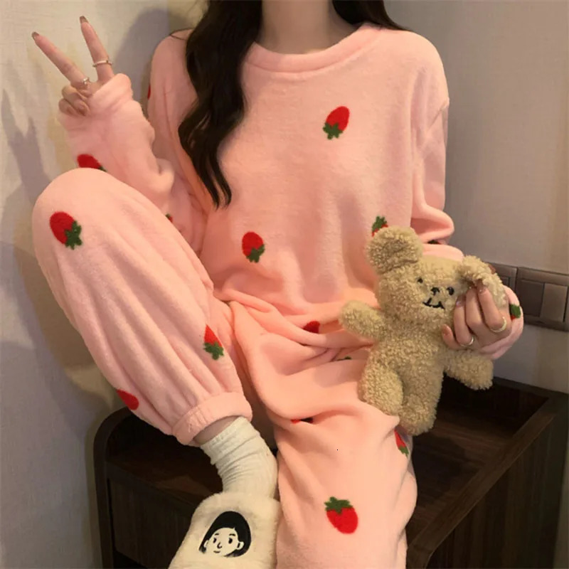 Thickened Warm Sleepwear Winter Coral Velvet Strawberry School Home Wear TwoPiece Women LongSleeved Pajamas Solid Nightwear 251029