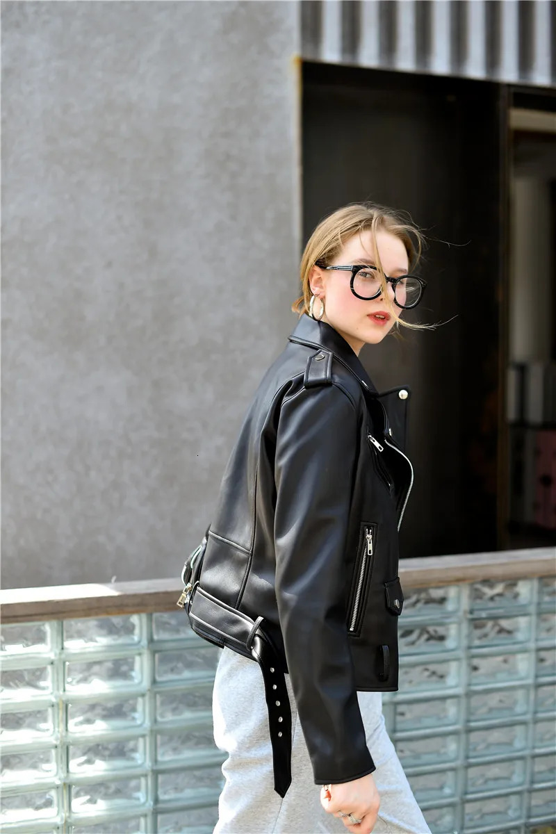 Ladies 2025 Spring and Autumn candy color handsome motorcycle belt Detachable epaulettes motorcycle jacket leather jack 251029