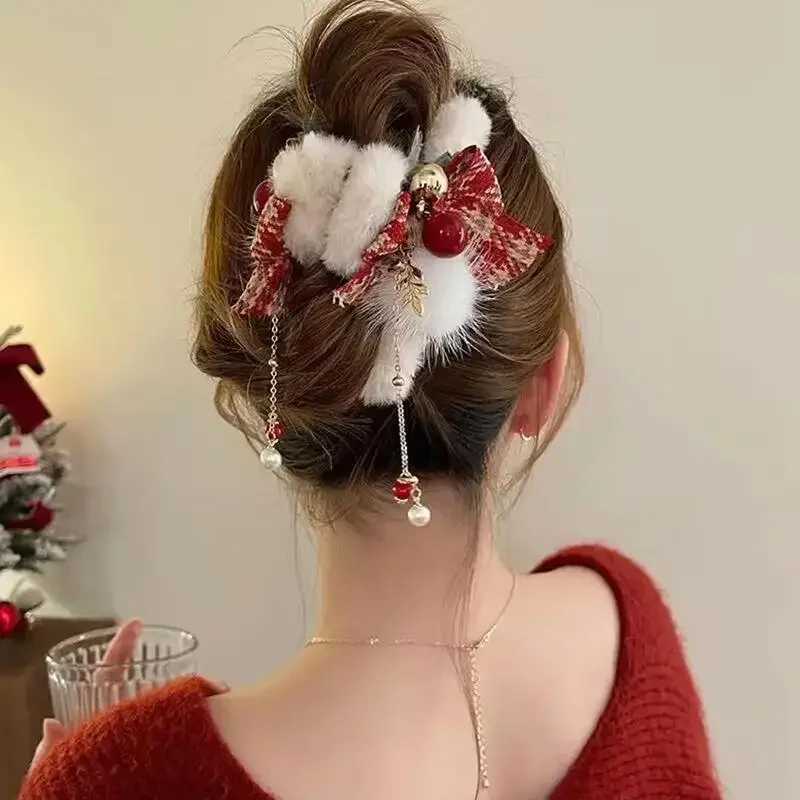 Christmas Claw Clip Large Hair Claw with Plush Bow Fringe for Women Festive Xmas Hair Accessories for HolidayW251028