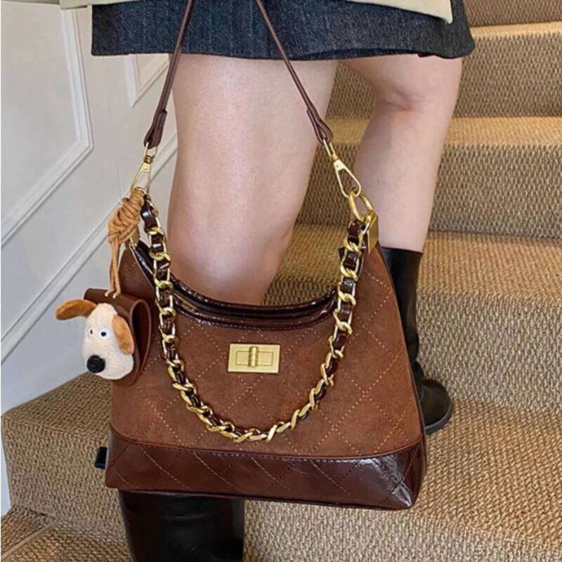 Stylish Crossbody Bags Boasting Popular Elegant Appearance Trendy Chain Underarm Shopping Traveling Versatile Shoulder Bag