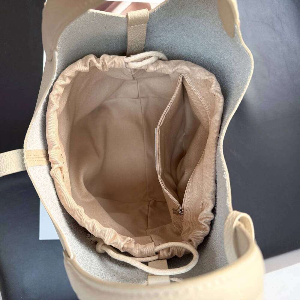 Genuine Leather Bucket New Niche Design First Layer Cowhide Large Capacity Single-Shoulder Crossbody Bag Women Handbag 251029