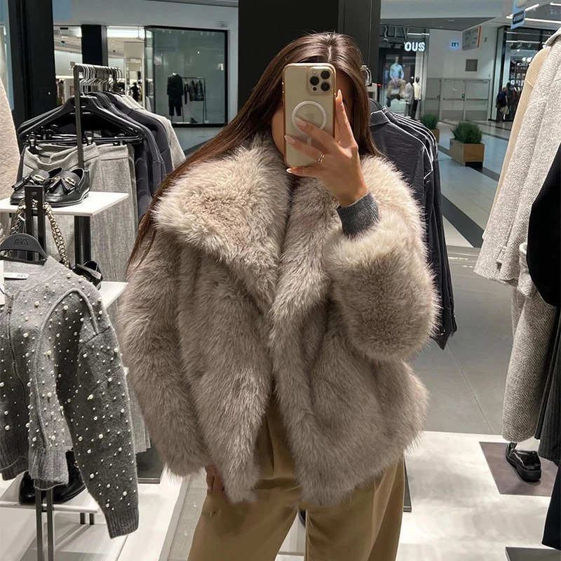 Winter Fashion Gradient Fluffy Fur Coat Women High Street Big Fur Collar Faux Fox Fur Jacket Female Overcoats i251029