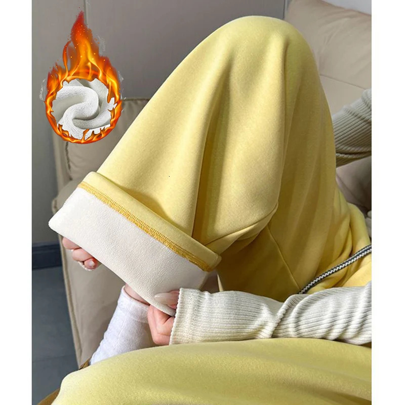 Winter Women Streetwear Baggy Fleece Pants Lady High Waist Snow Warm Plush Trousers Girls Slim Fit Daily Thermal 251029