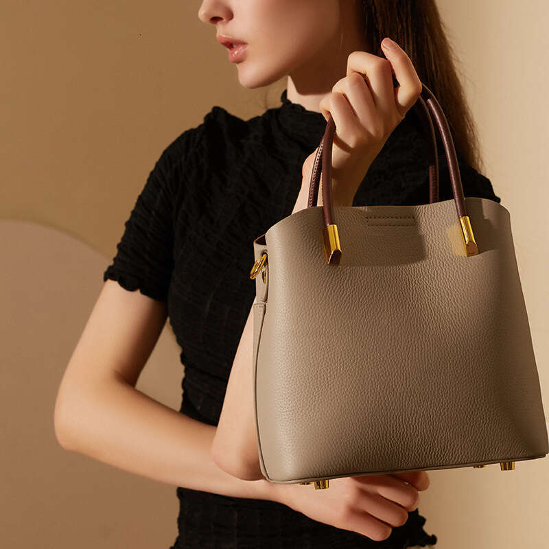 Niche Genuine Leather Bucket for Women Versatile Stylish Handbag High-end Casual Crossbody Cowhide Bag