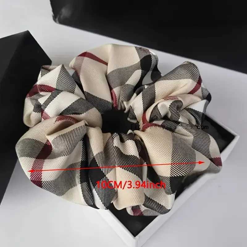 Elegant Plaid Scrunchie Elastic Hair Bands for Women Large Size Vintage Style Headband Ponytail Holder Headwear Hair AccessoriesW251028