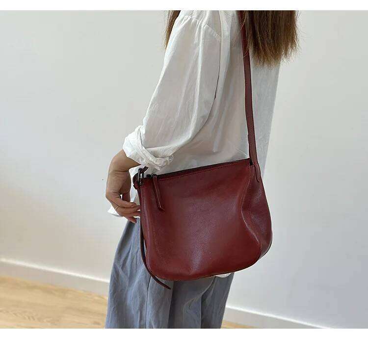 2025 Vegetable-tanned Crossbody for Women, Casual Style, Genuine Leather Shoulder Bag, High-End Feel Bucket Bag