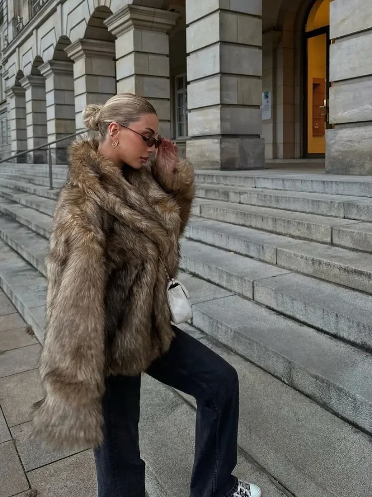 Women Casual Long Sleeved Fur Coat Vneck Loose Short Jackets Winter Lady Fashion Style Daily Highstreet Outerwears 251028