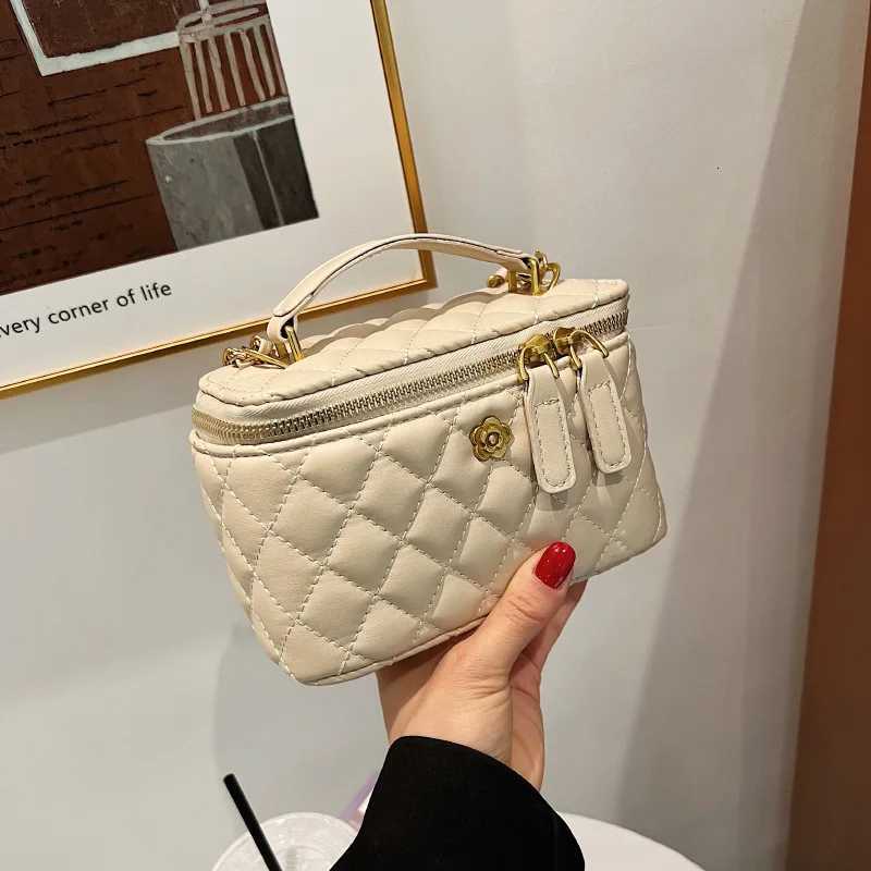 Bags Crossbody Bag Xiaoxiangfeng Portable Small Bag Womens Diamond Chain Small Square Bag Shoulder Bag W251029
