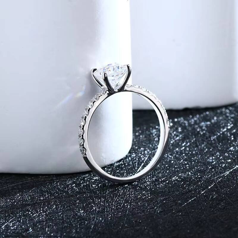 Custom Jewelry 9K 14K 18K Solid White Gold Ring Cushion 15ct Moissanite Diamond Ring for Wedding Engagement