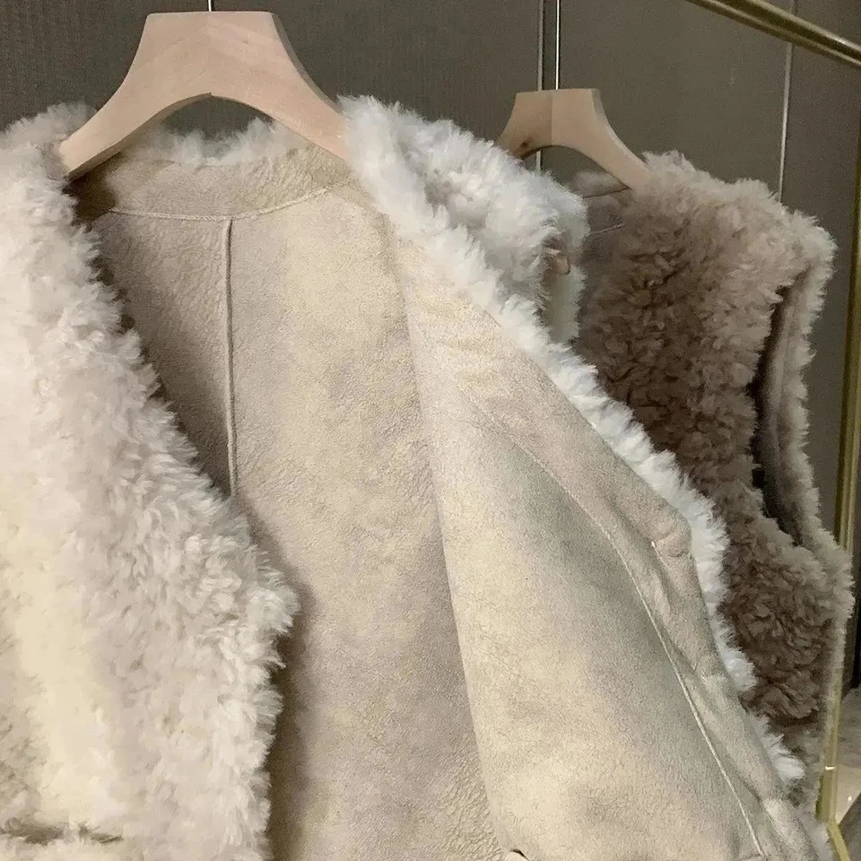 Lamb Fur Vest Coat Women Sleeveless Tops Allmatch Waistcoat Autumn Winter VNeck Button Warm Lamb Hair Sleeveless Jacket 251029
