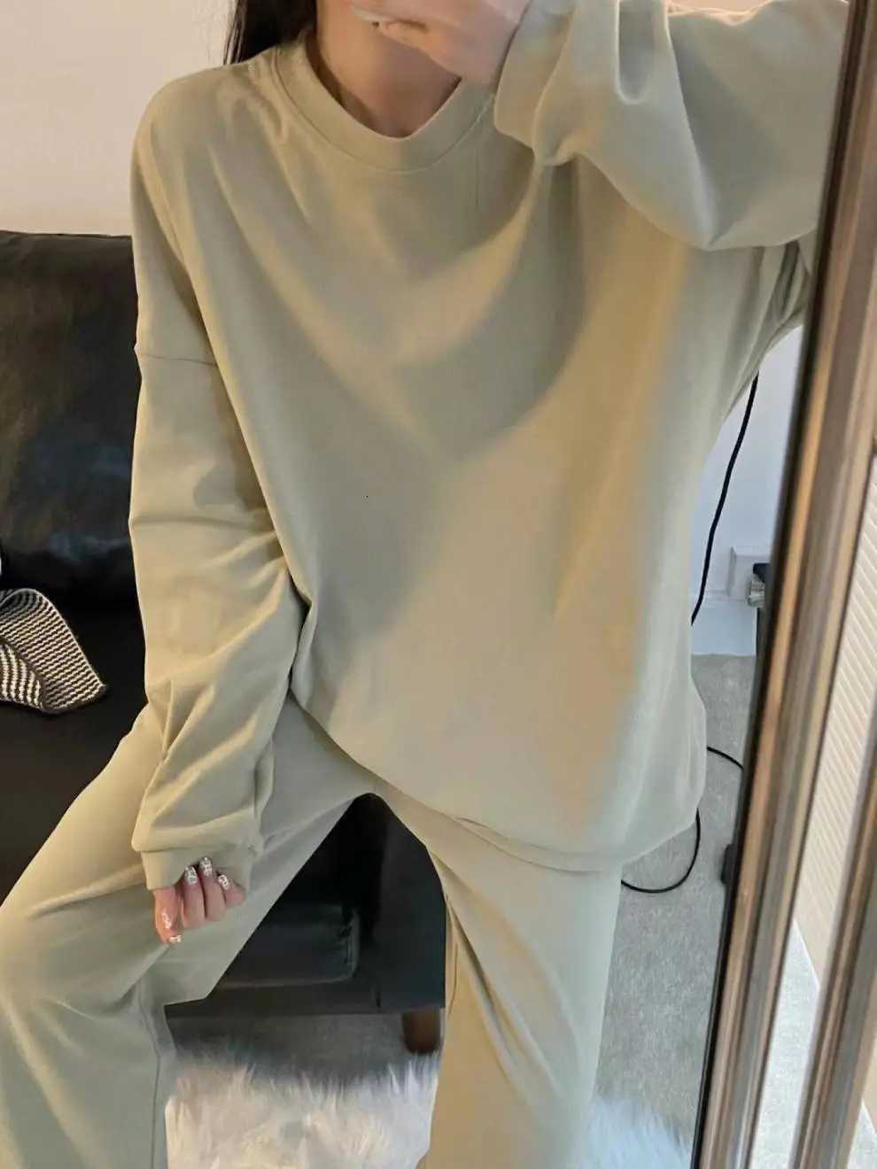 2024 New Winter Thickened German Velvet Pajamas Solid Colour Korean Ins Casual Round Neck Loungewear Loose Loungewear SuitT251029