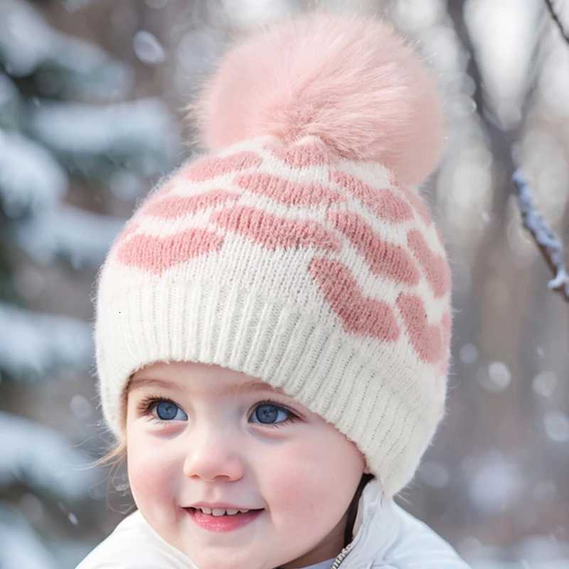 Winter Warm Baby Woolen Hat Girls Heart Beanie 02year Newborn Pullover Cap Plush Pompom Kids Knit Hats Pink Love Crochet Bonnet251028