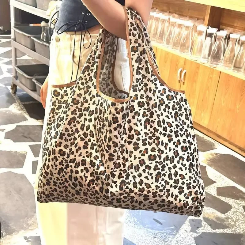 Large Capacity Leopard Print Hand Shopping Bag Womens Daily Folding Handbag 251029