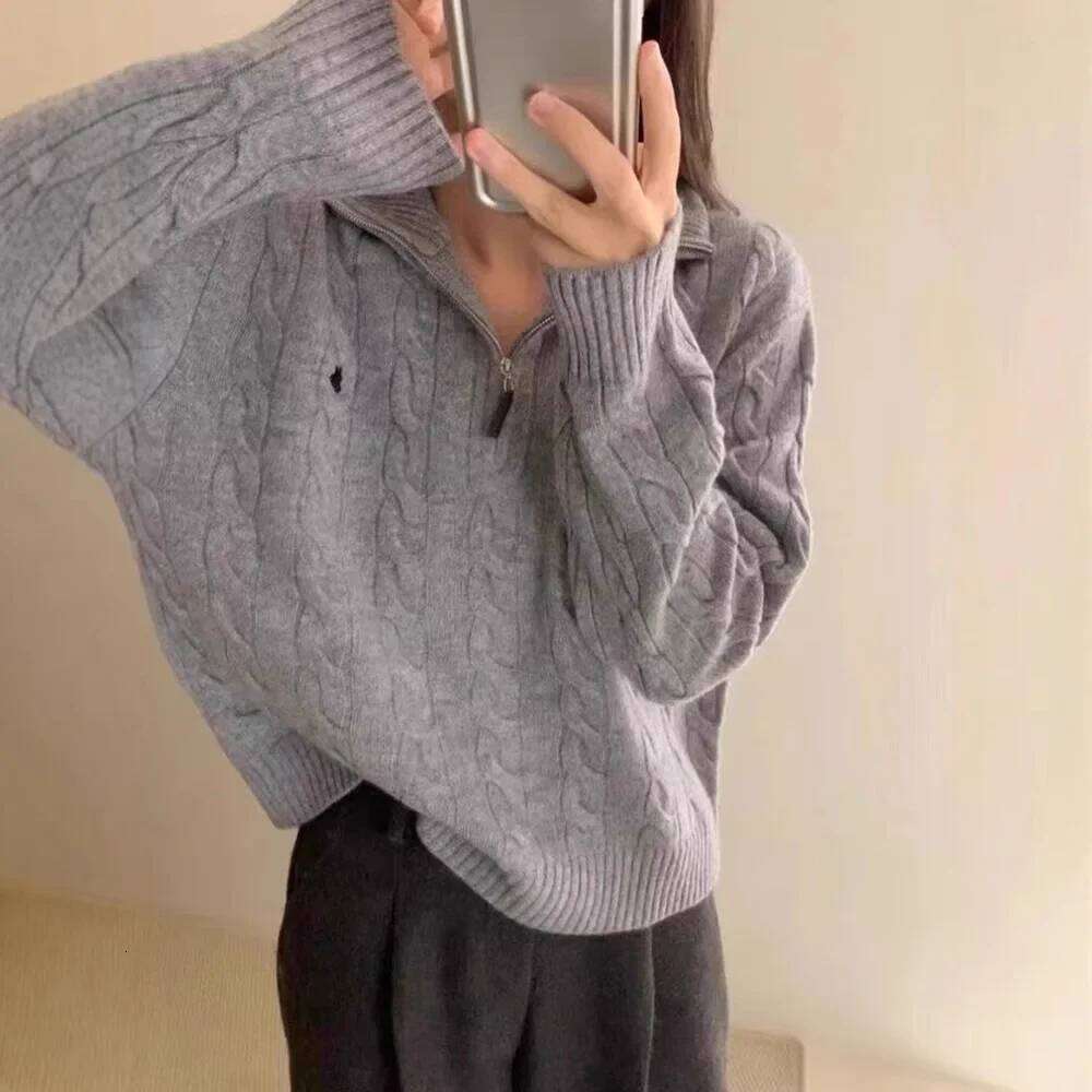 Design Sensation Audience Knitted Half Zipper Twist Soft Versatile Autumn Winter Small Size Cozy Sweater Designer Sweater Women Bear Sweater