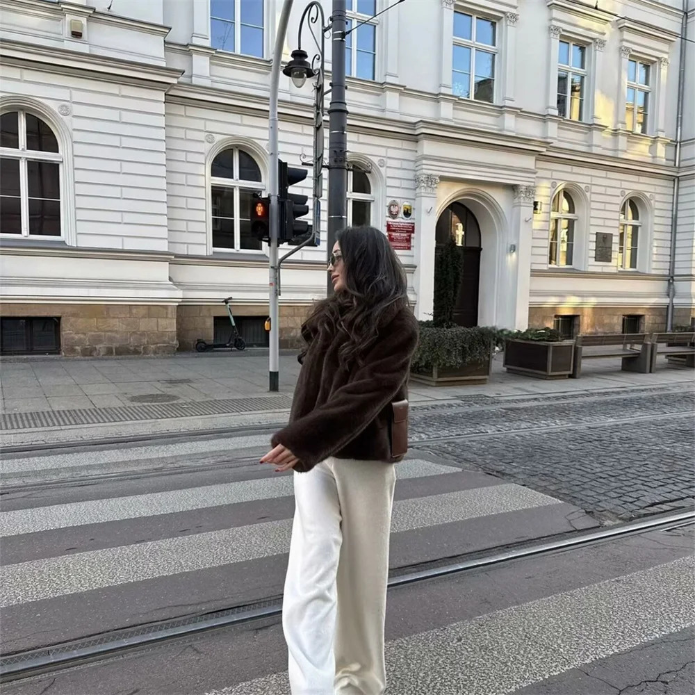 winter fashion womens casual avantgarde with European and American style brown fur integrated jacket 251029