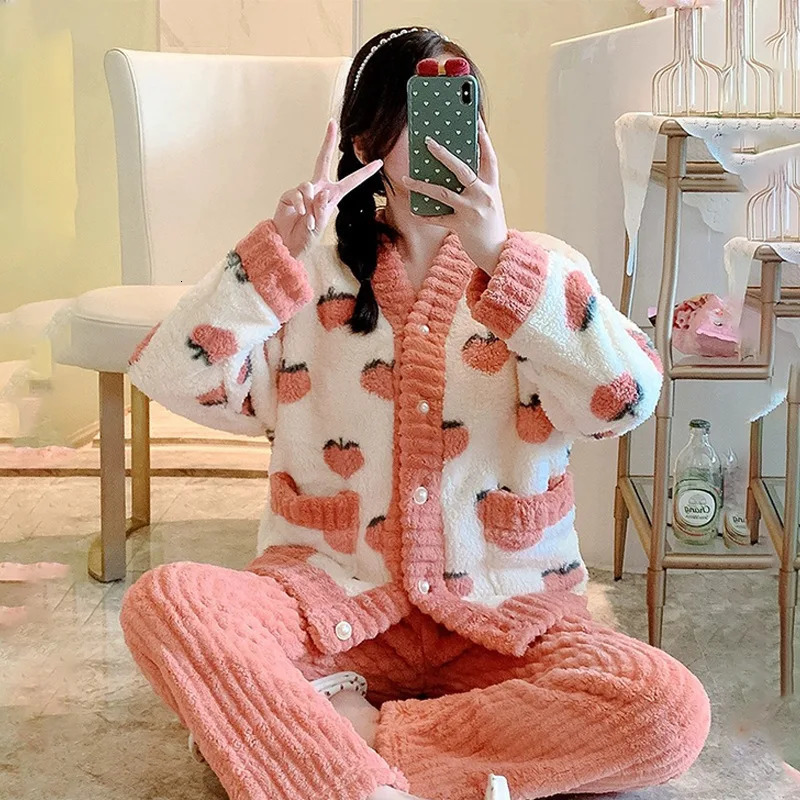 Padded and Thickened Warm Flannel Women Pajamas Loungewear Winter Peach Sleepwear Homewear Coral Velvet TwoPiece Set Nightwear 251029
