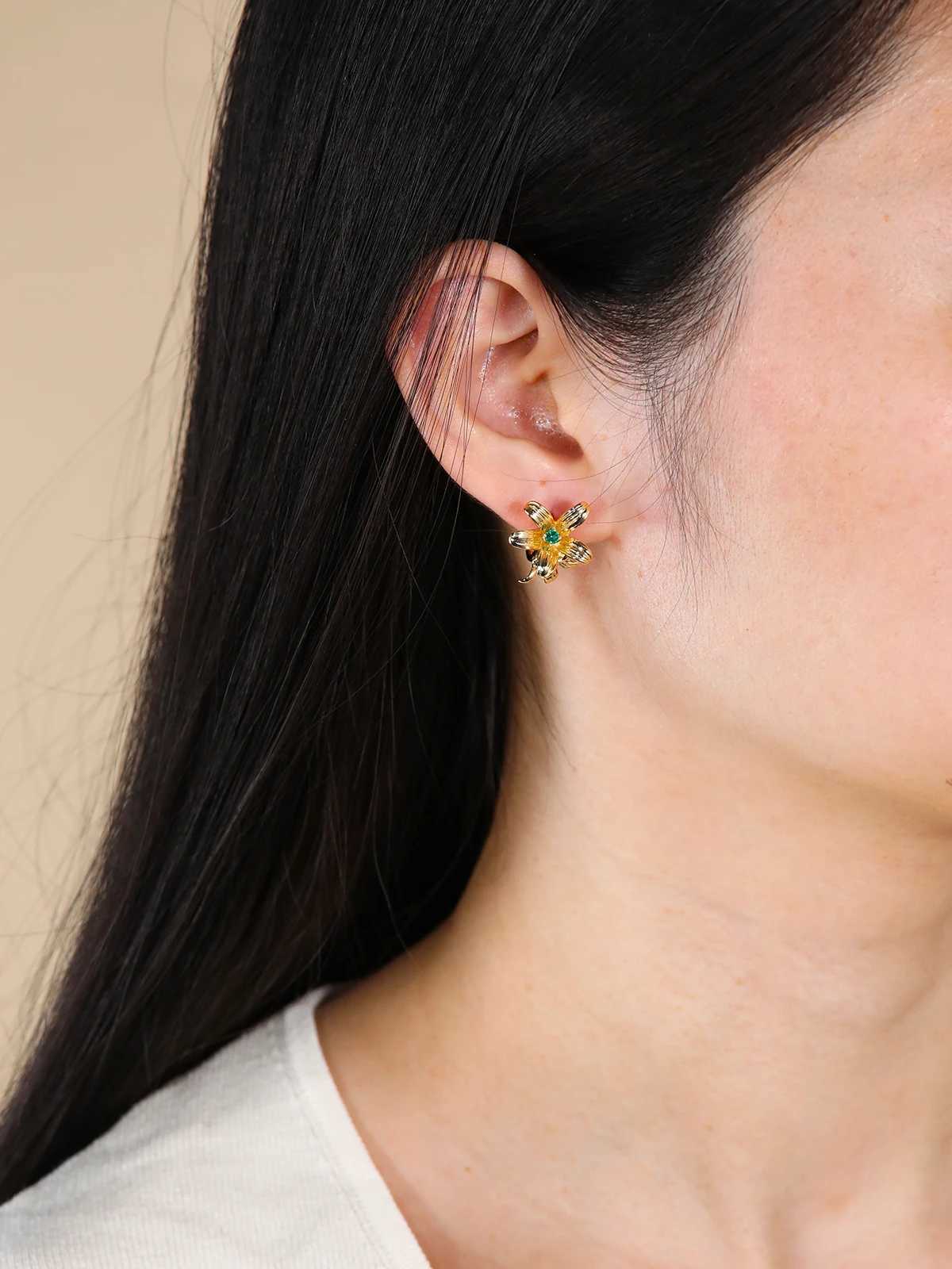 HFE Golden Flower Womens Earrings 925 Pure Silver Laboratory Womens Gorgeous Wedding Accessories Party Elegant JewelryW251029