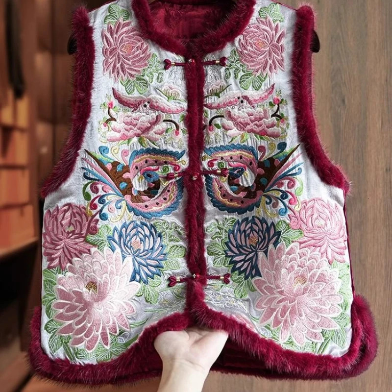 Chinese Style Womens Vest Jacket Round Neck Buckle Embroidered Thick Ethnic Padded Top Vests Autumn Winter Warm Coat 251027