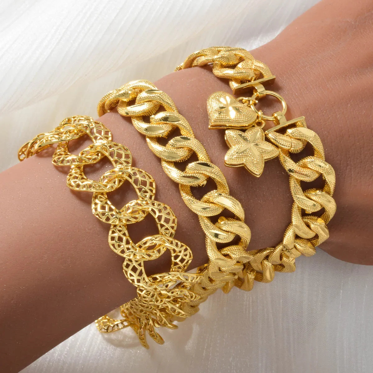 Elegant Copper Jewelry Bracelet Collection Charm Bracelets for Women Fashion Gift Idea Trendy Accessories 251028
