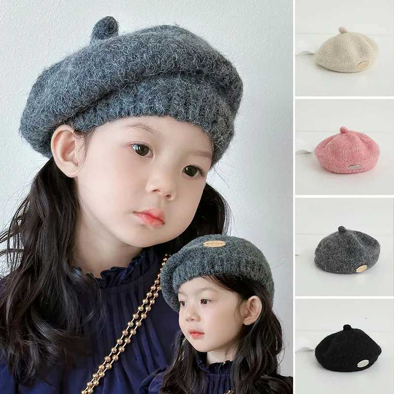 Korean Girl Beret Decorative Metal Label Children Knit Woolen Hat 38year Kids Winter Warm Beanie Soild Color Artist Painter Cap251028