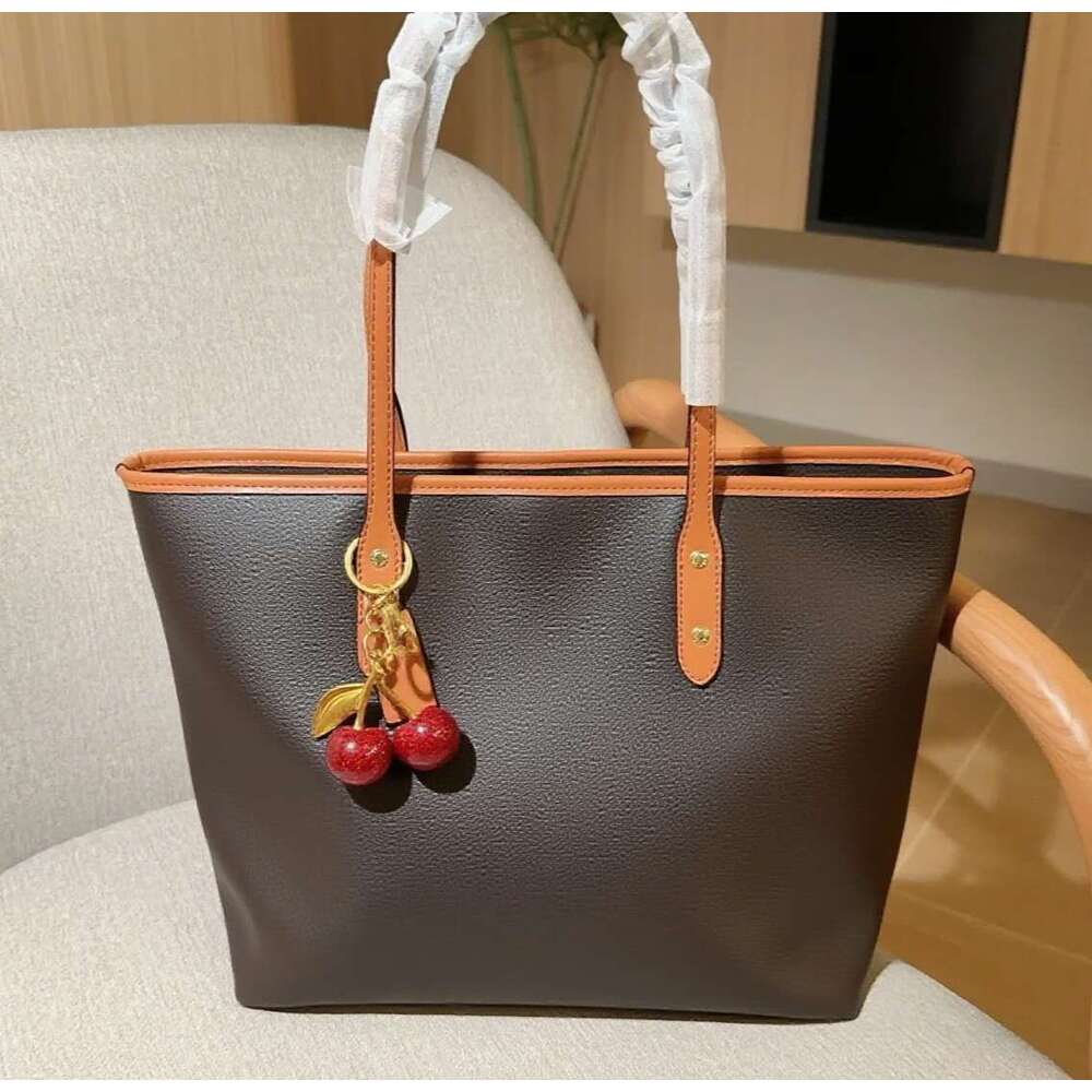 2025 New Exquisite Retro High Quality Classic Fashion Women Bag