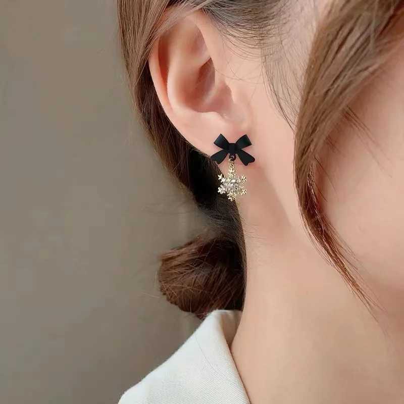 New Red Bow Knot Snowflakes Drop Earring for Women Christmas Santa Claus Snowman Earrings Girls Xmas Jewelry GiftsW251029