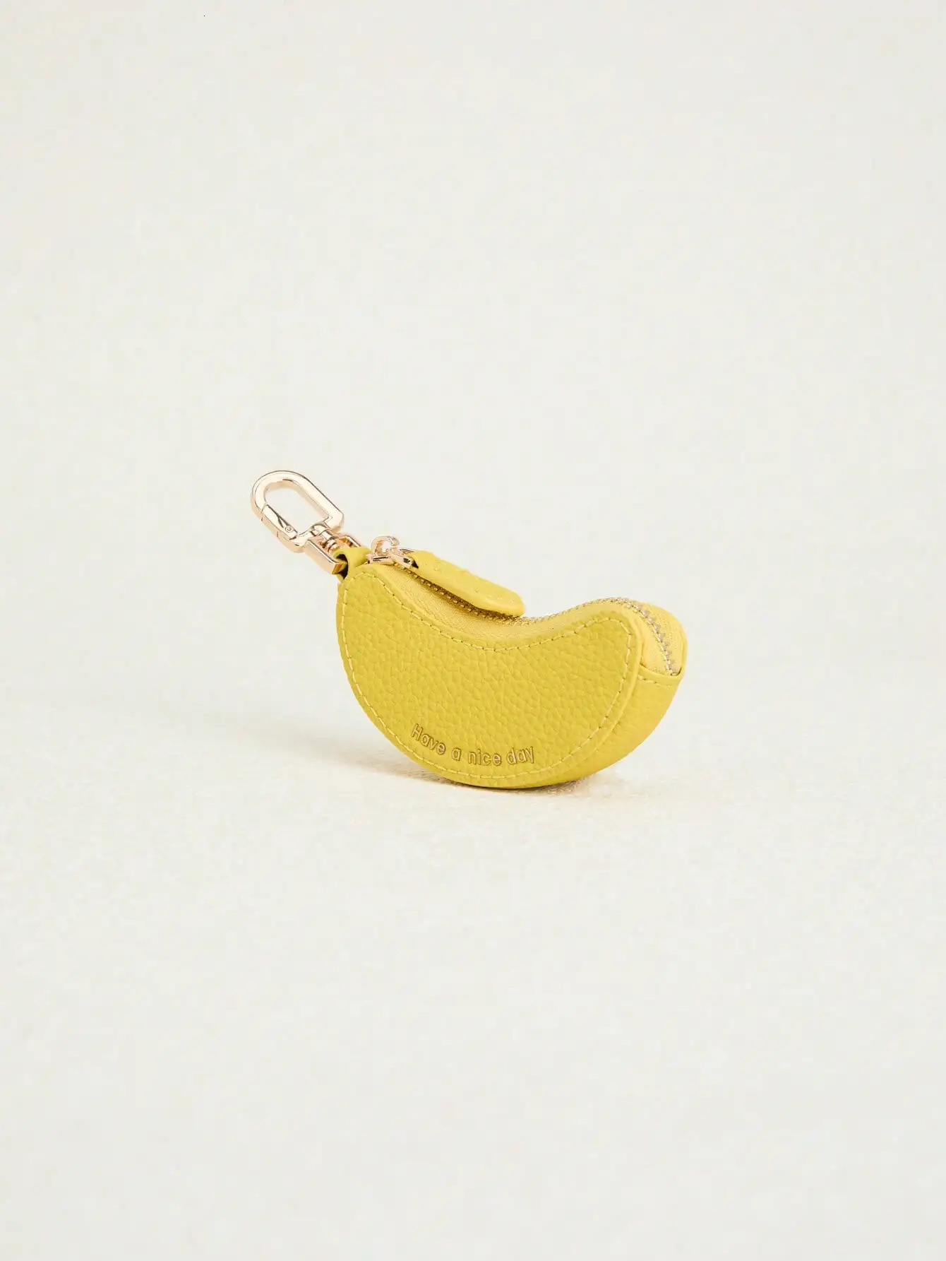 Charming banana shape Mini fruit Coin Purse Charm with Keychain Sweet Style gift for Airtag women 251029